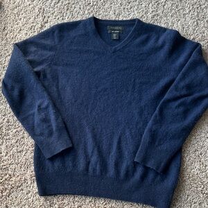 TAHARI cashmere sweater